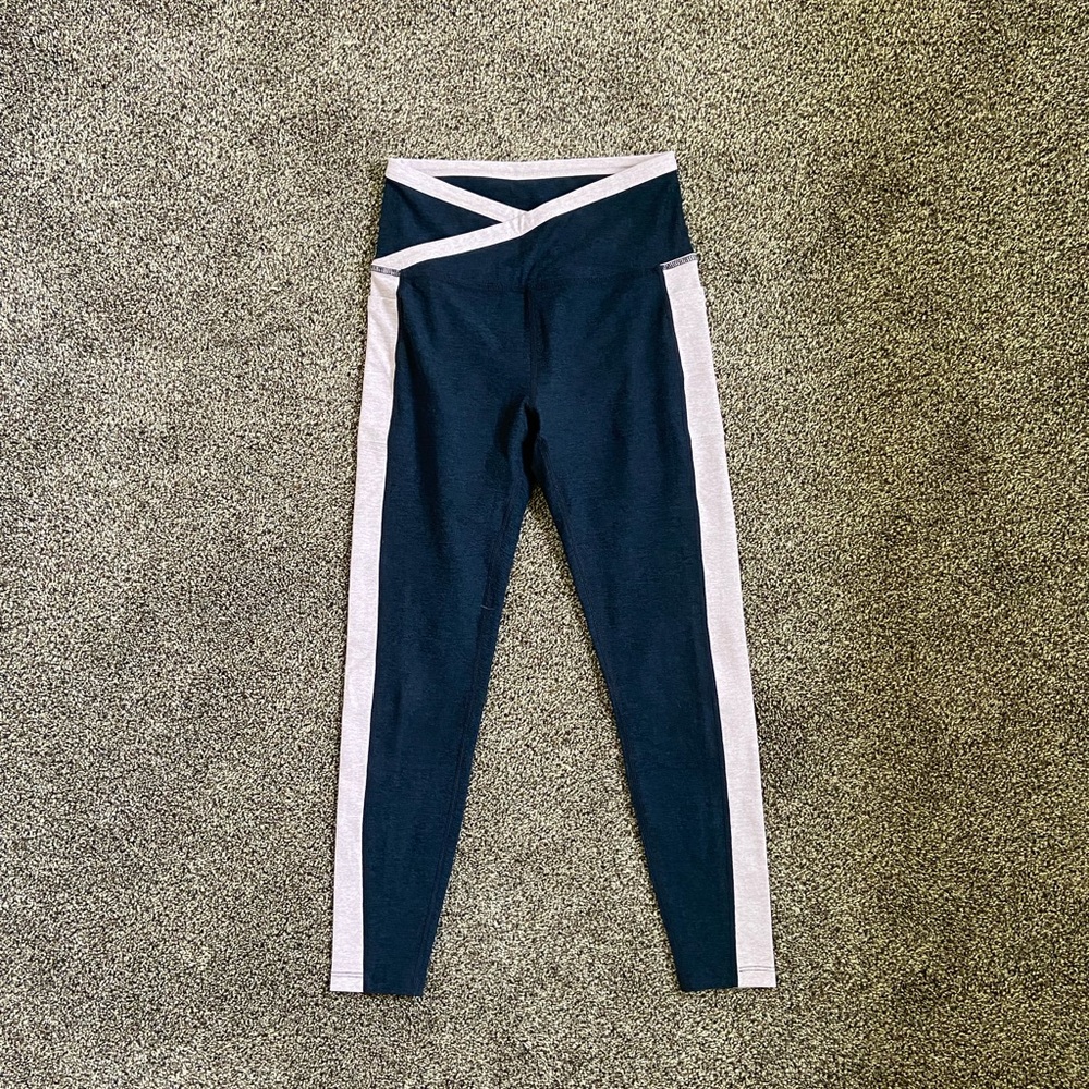 Beyond Yoga Grey & Pink Legging Size Small